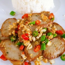 ข้าวราด ปลาเส้นคั่วพริกเกลือ