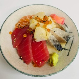 ข้าวหน้าปลาดิบรวม