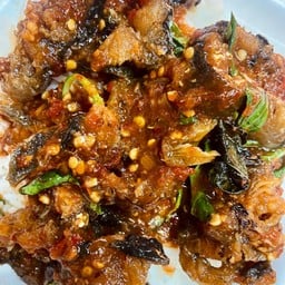 ผัดพริกแกงปลาดุก