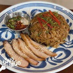 ข้าวเหนียวผัดแจ่วคอหมูย่าง