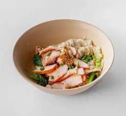 เกี๊ยว+หมูแดง(ไม่เอาเส้น)ต้มยำ