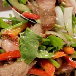 ยำหมูย่าง