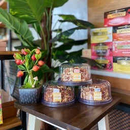 Mini cake almond vanilla เค้กเนยสดรสวนิลาอัลมอนด์คาราเมล