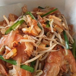 ผัดไทย จัดให้