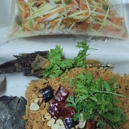 ยำปลาดุกฟู