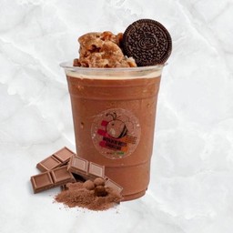 Cocoa Oreo Milk Smoothie