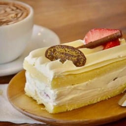 สตอว์เบอร์รี่ช็อตเค้ก