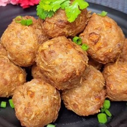 ข้าวไข่เจียวบุฟเฟ่ต์&ยำลูกชิ้น(ฟรีน้ำพริกกะปิ)