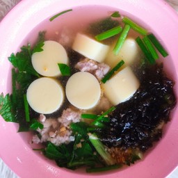 ต้มจืดเต้าหู้อ่อนสาหร่าย