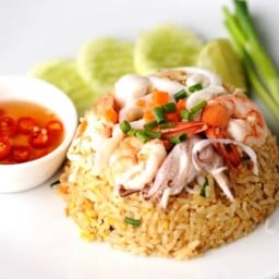 อาหารตามสั่งร้านรุ่งซอยวัดมะเดื่อ