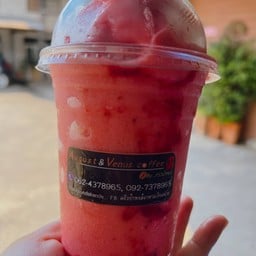 สตอเบอรี่สมูตตี้โยเกิร์ต