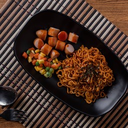 มาม่าเกาหลีไส้กรอก