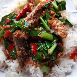 ข้าวคน้าปลากระป๋อง