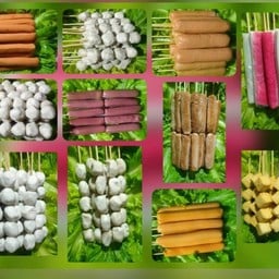 ลูกชิ้นปิ้งย่าง by กุลชา