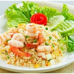 ข้าวผัดทะเลจานใหญ่