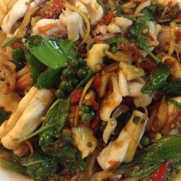 ผัดฉ่าทะเลหมึก(กับข้าว)