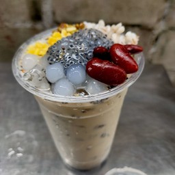 เต้าหู้งาดำทรงเครื่องเย็น