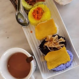 ข้าวเหนียวเบญจรงค์