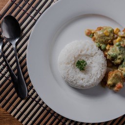 ข้าวไก่ทอดซอสเขียวหวาน