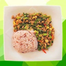 กระเพราราดข้าว