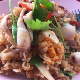หมึกผัดไข่เค็มข้าวคลุก