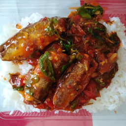 ข้าวกะเพราปลากระป๋อง