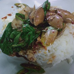 หอยลายพริกเผาราดข้าว