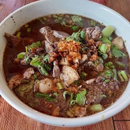 แขก ขนมจีน&ข้าวกระเพรา