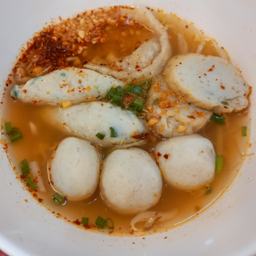 เกาเหลาลูกชิ้นปลาต้มยำ Deli