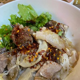 เส้นเล็กเนื้อทุกอย่าง