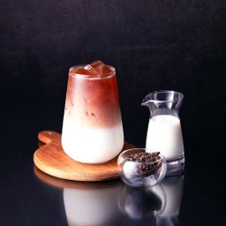 ชาดำลาเต้