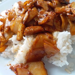 หมูผัดหน่อไม้ดองน้ำมันหอย