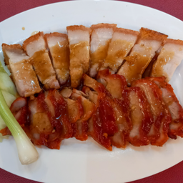 หมูแดง+หมูกรอบจาน Deli