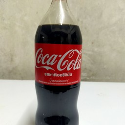 โค้ก 1 ลิตรครึ่ง (แถมนํ้าแข็งฟรี)