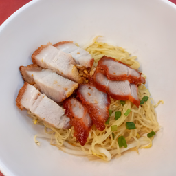 บะหมี่หมูแดง+หมูกรอบ Deli