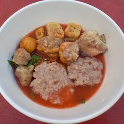 เกาเหลาลูกชิ้นแคะเย็นตาโฟ Deli