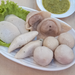 ลูกชิ้นปลารวมลวก Deli