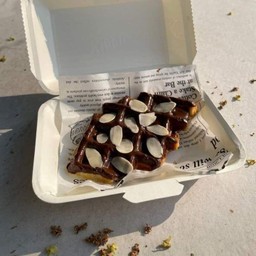 ครอฟเฟิลช็อกโกแลต อัลมอนด์