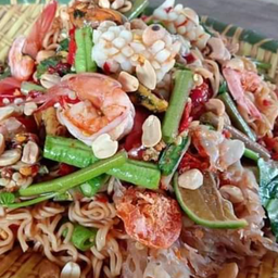 ตำมาม่าทะเล