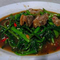 ผัดผักบุ้งน้ำมันหอย