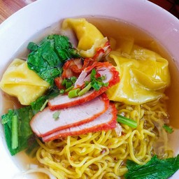 บะหมี่เกี๊ยวหมูแดง