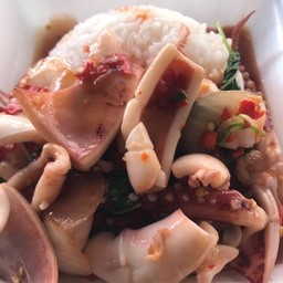 ข้าวกเพราหมึก