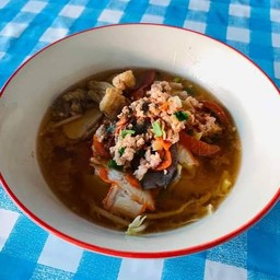 ก๋วยเตี๋ยวหมูข้างประปา