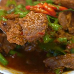 เนื้อวัว ผัดพริกแกง ฟรีข้าว1ถุง