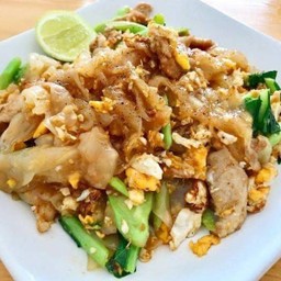 ผัดซีอิ๊วหมูหมัก
