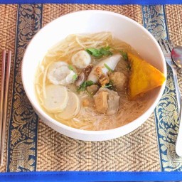 ก๋วยเตี๋ยว รวมเตี๋ยว มุมตึก33 Pattaya noodles