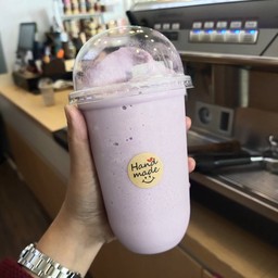 นมหมีปั่นเผือก