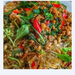 ข้าวกะเพราวุ้นเส้น