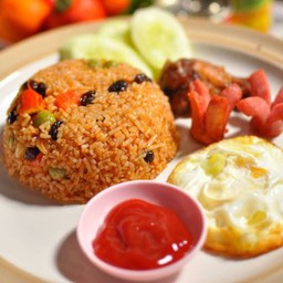 ข้าวผัดอเมริกัน+นมสดมะพร้าวปั่น