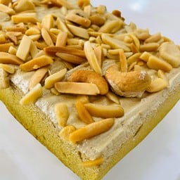 เค้กกาแฟอัลมอนด์